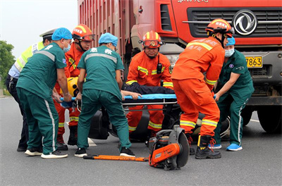 和布克赛尔沛县道路救援